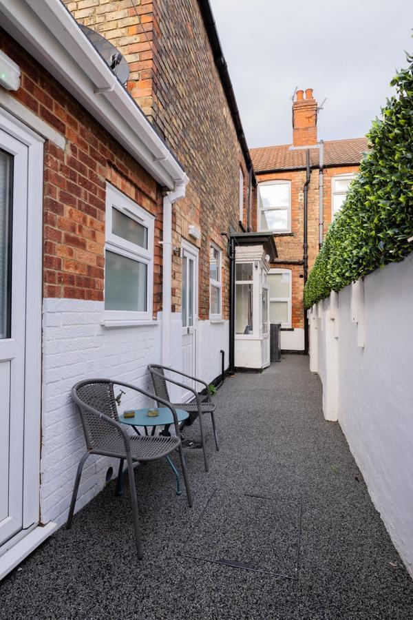 Hillcrest Studio Apartments Cleethorpes Exterior photo